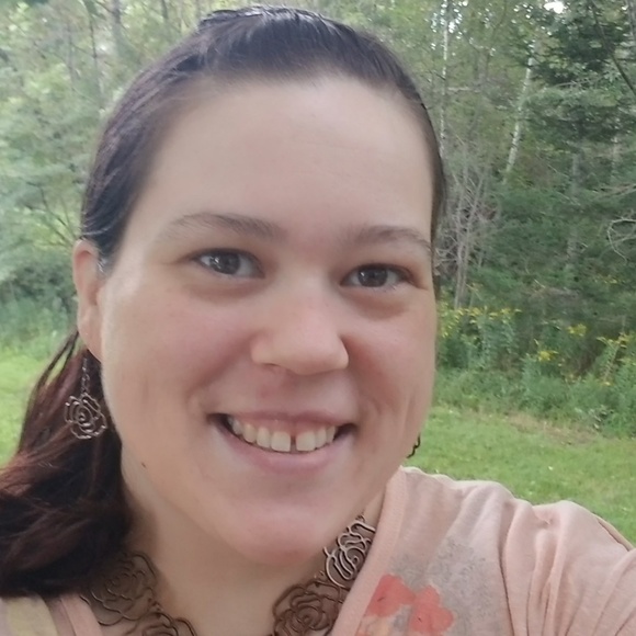 Meet your Posher, Ginny - Picture 3 of 3